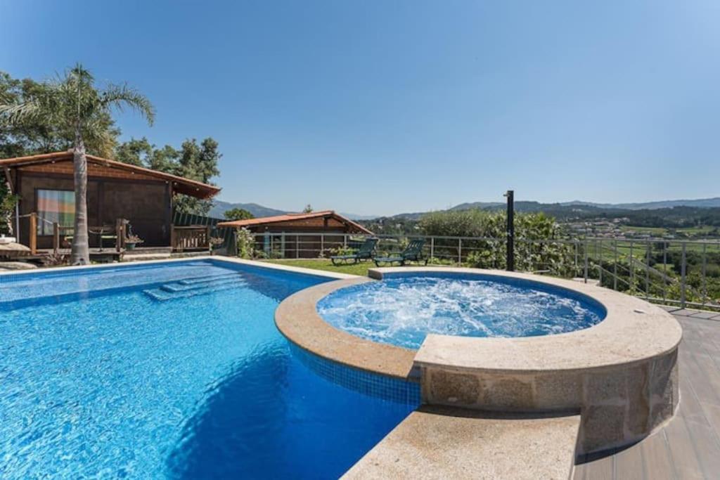 Chalet Fernandes Yellow *