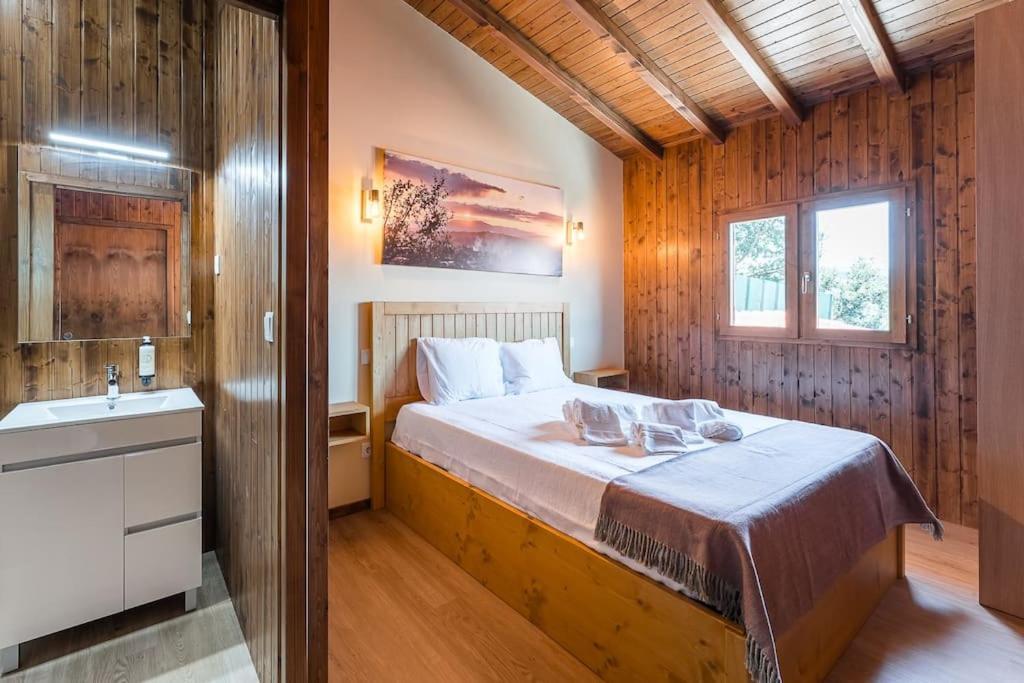 Fernandes Yellow Chalet Ponte de Lima