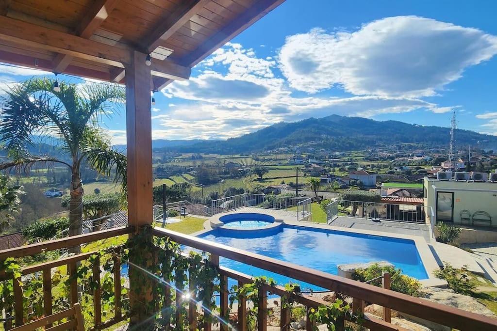 Chalet Fernandes Yellow